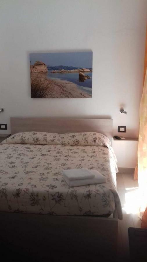 Domo Silvia Bed and Breakfast La Maddalena  Buitenkant foto