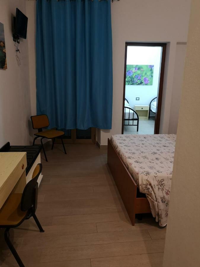 Domo Silvia Bed and Breakfast La Maddalena  Buitenkant foto
