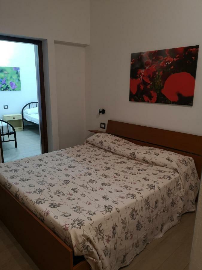 Domo Silvia Bed and Breakfast La Maddalena  Buitenkant foto