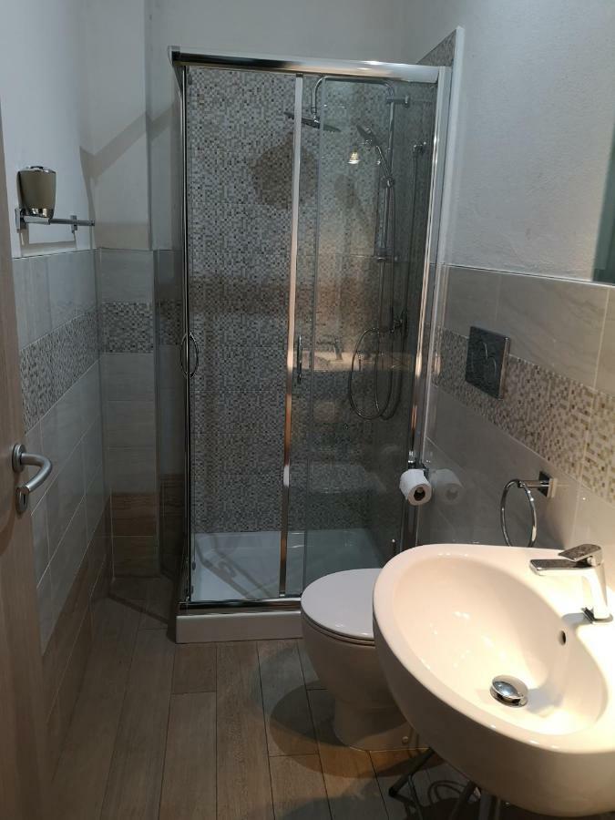 Domo Silvia Bed and Breakfast La Maddalena  Buitenkant foto