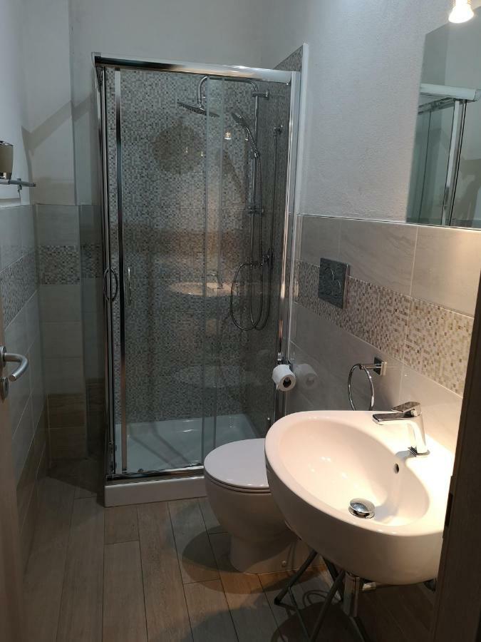 Domo Silvia Bed and Breakfast La Maddalena  Buitenkant foto
