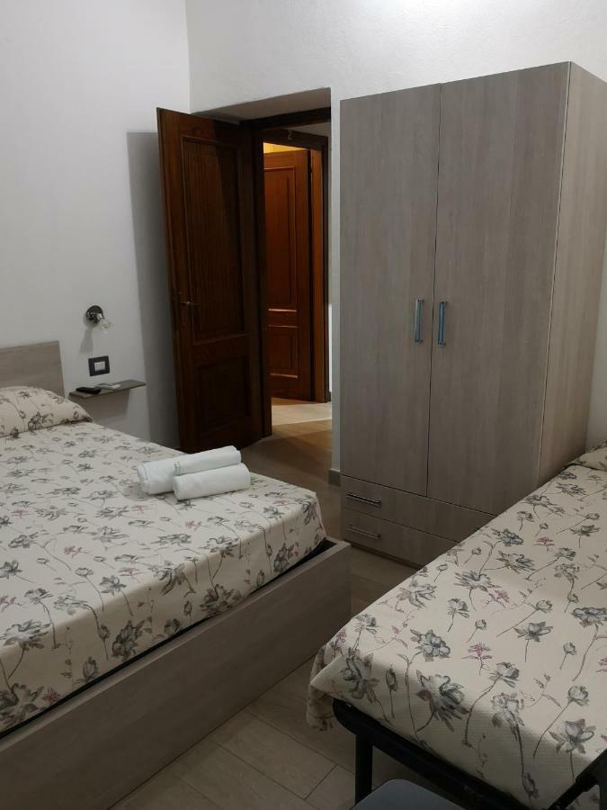 Domo Silvia Bed and Breakfast La Maddalena  Buitenkant foto