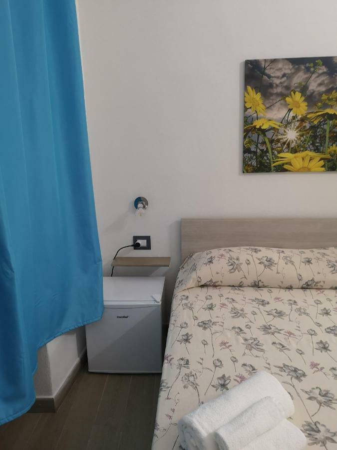 Domo Silvia Bed and Breakfast La Maddalena  Buitenkant foto